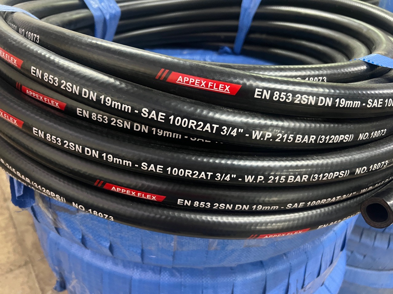 ApexFlex Hydraulic Hose hi view 3