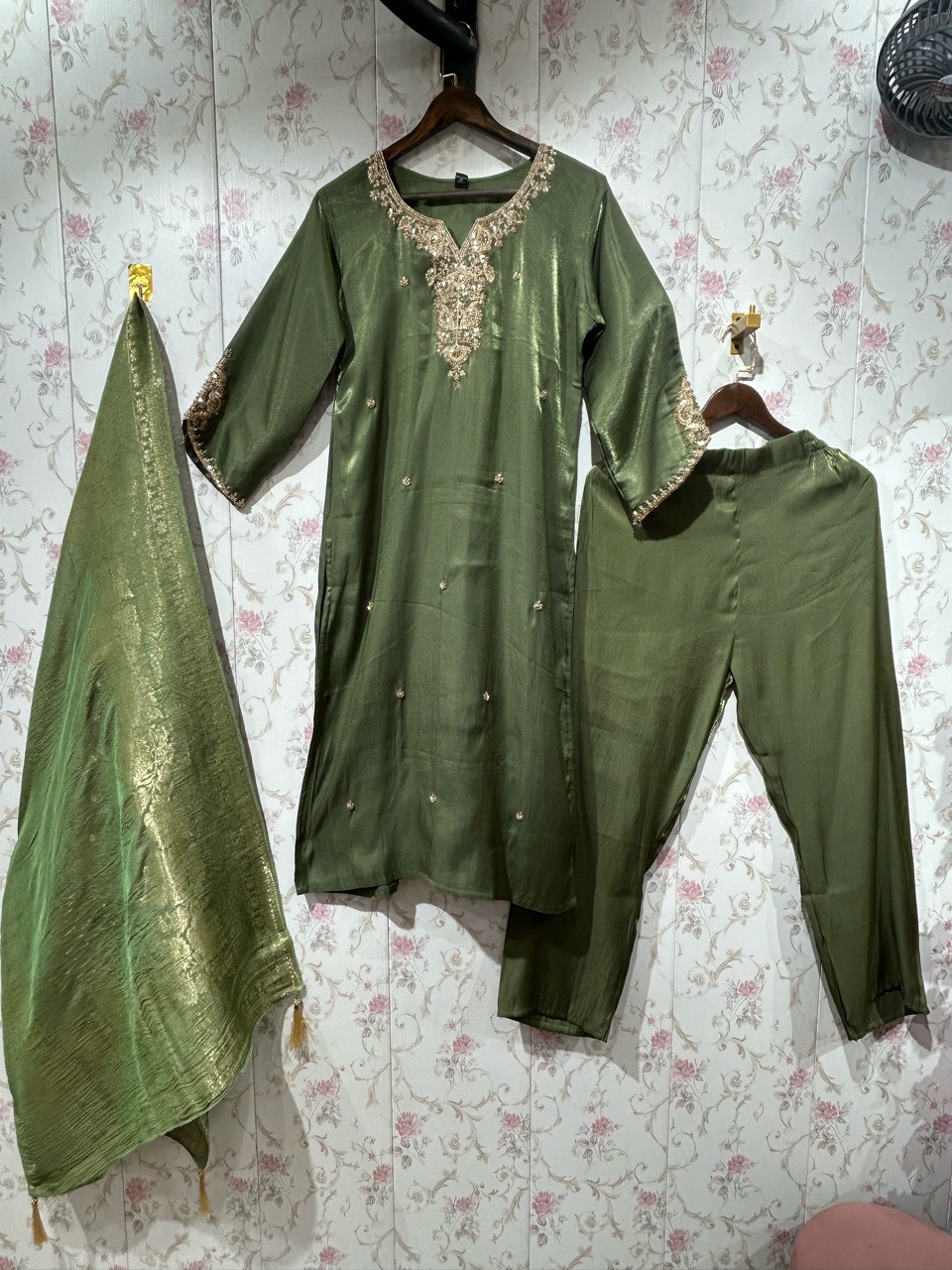 Embellished Green Kurta Set view 2