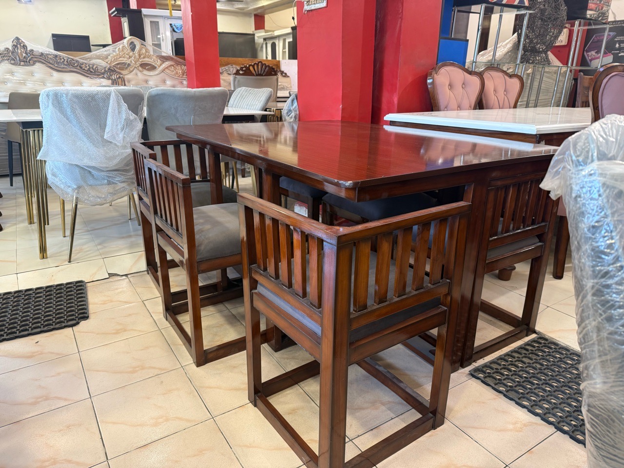Spaceless Wooden Dining Table Set view 2