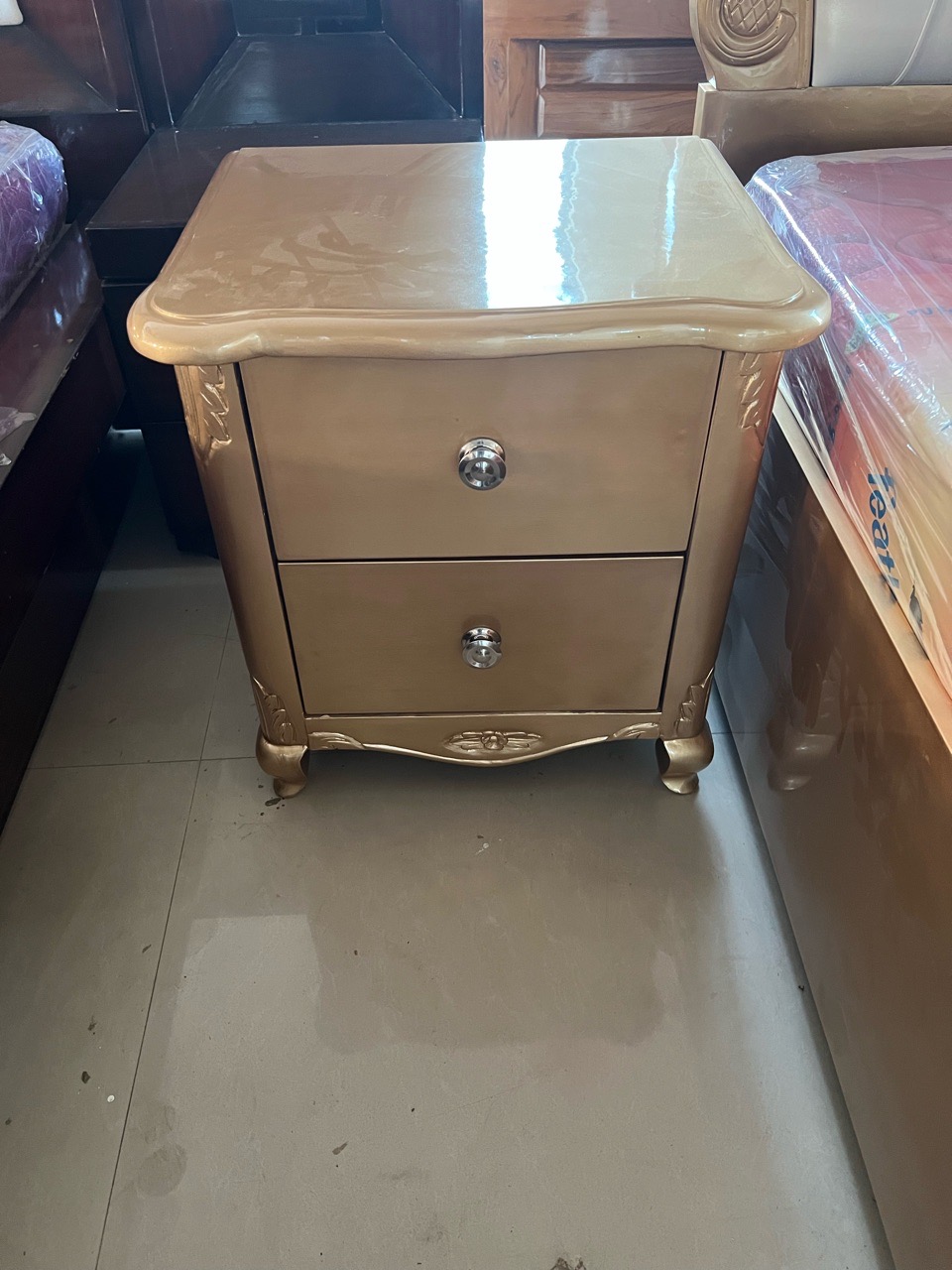 Royal Wooden Bed view 5