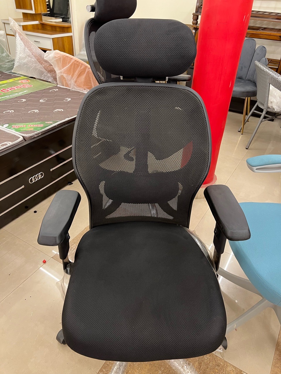 Ergonomic Mesh Office Chair view 2