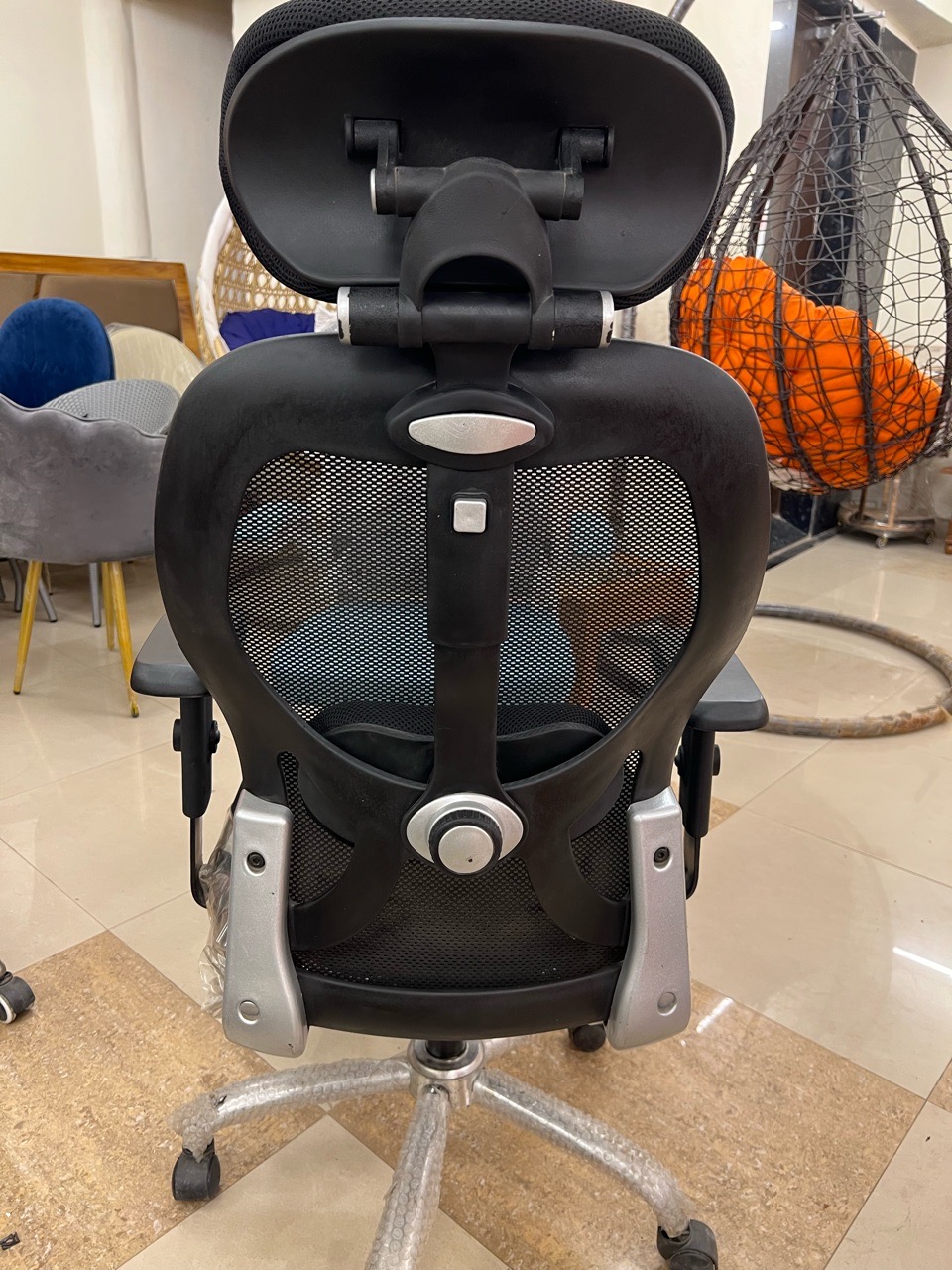 Ergonomic Mesh Office Chair view 3