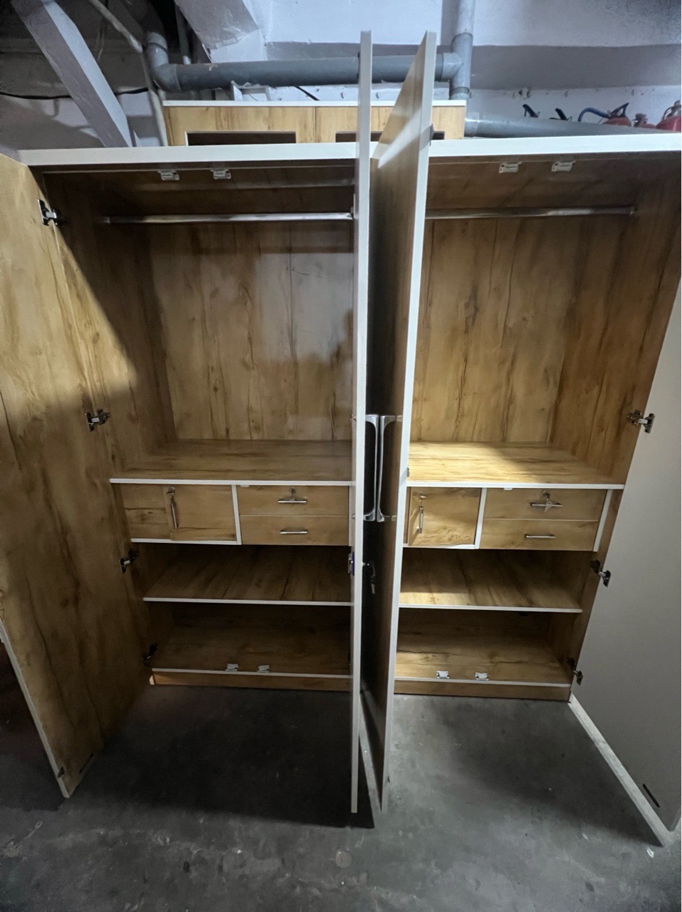 FOUR DOOR WARDROBE view 3