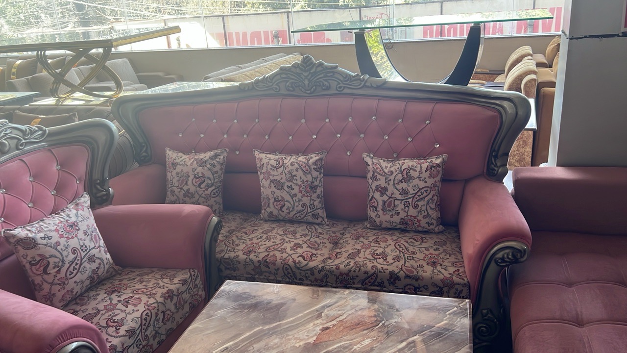 MAHARAJA 5 SEAT SOFA view 3
