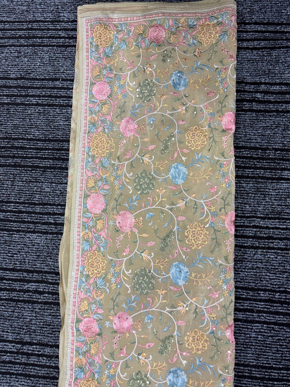 Elegant Embroidered view 3