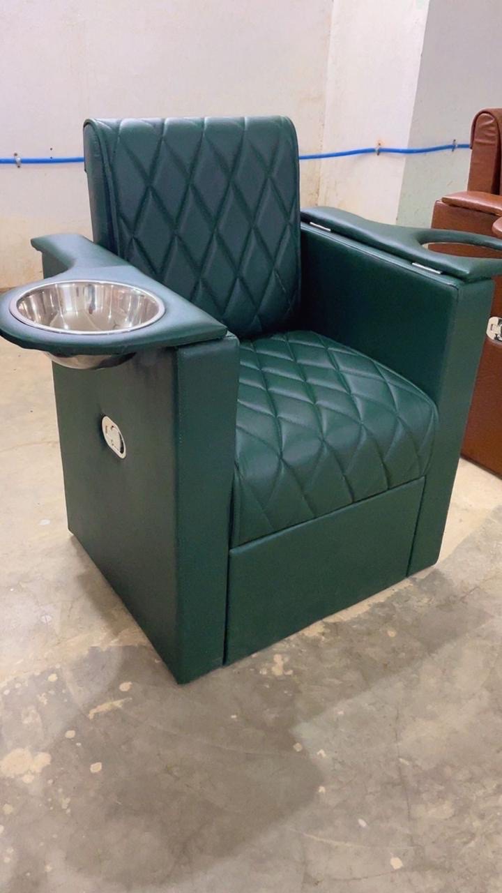Leatherette Hair Cutting Chair view 2