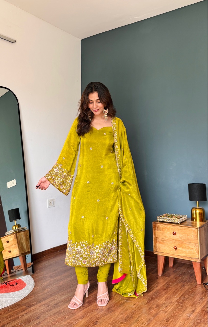 ‘Ayesha’ Suit Set view 3