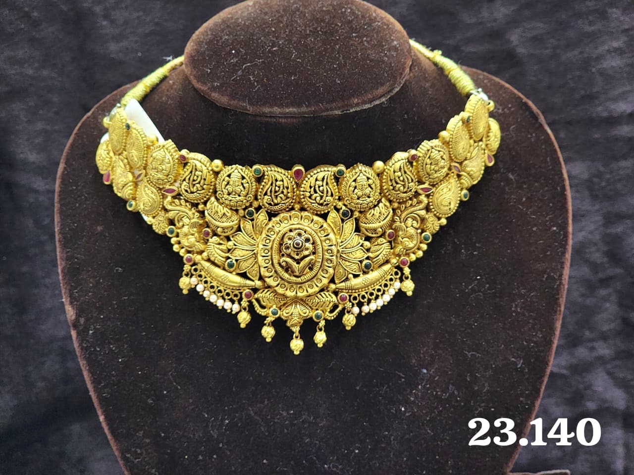 Traditional Gold Necklac1 view 6
