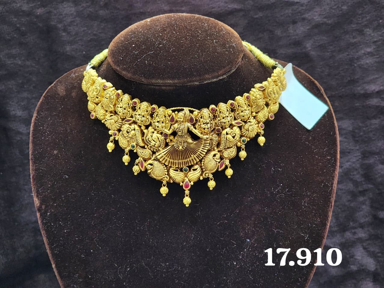 Traditional Gold Necklac1 view 4