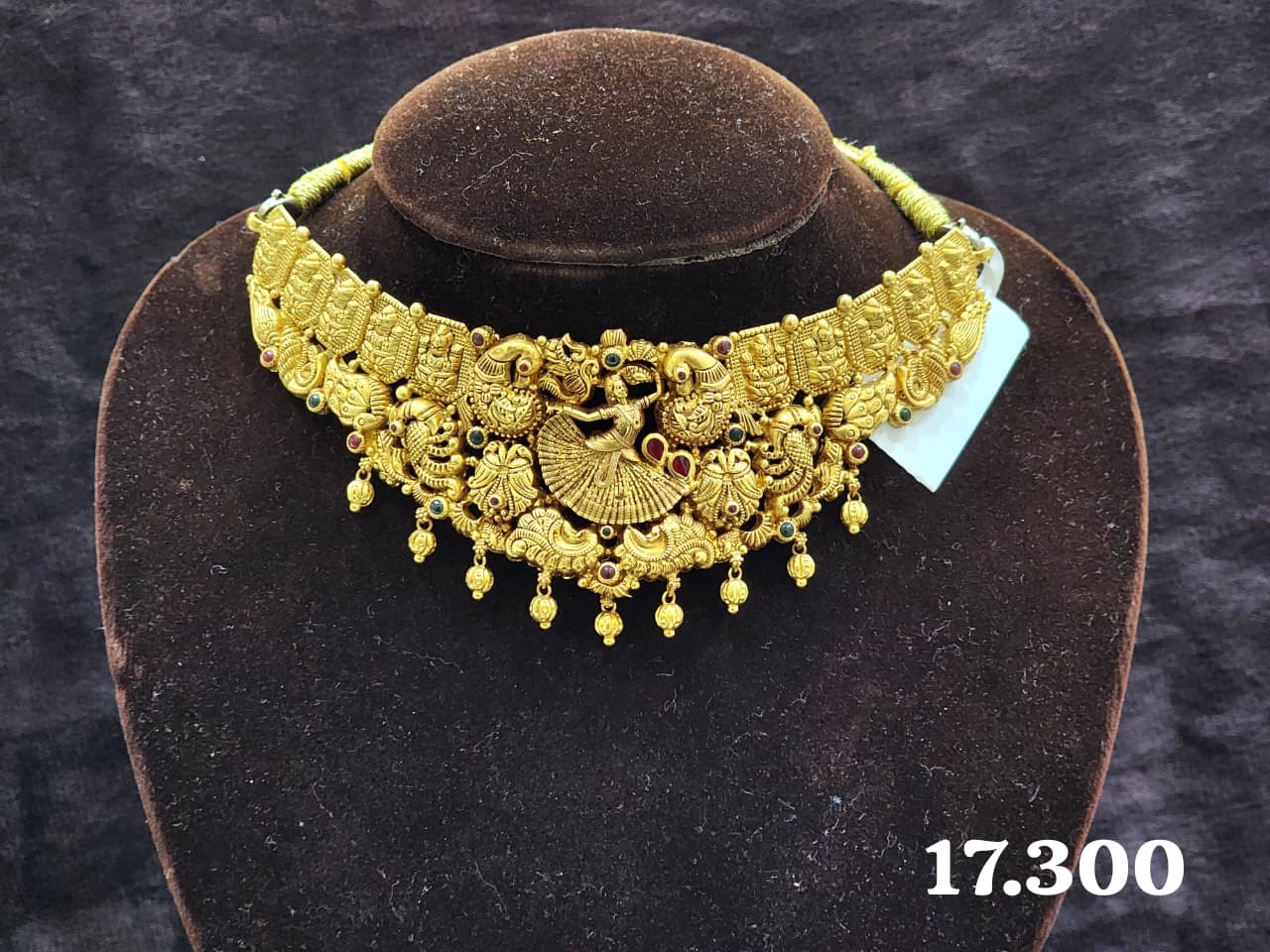Traditional Gold Necklac1 view 5