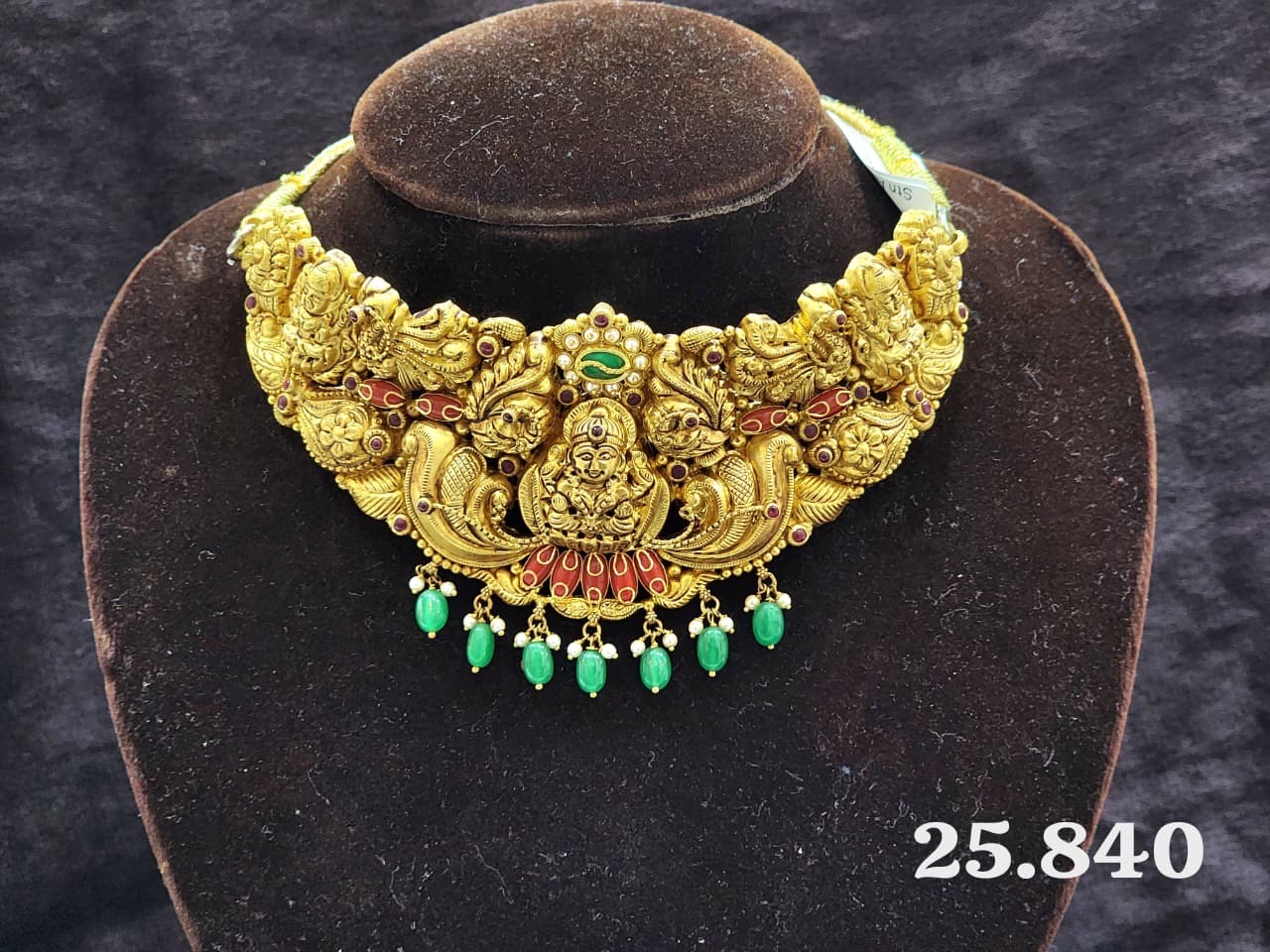 Traditional Gold Necklac1 view 7