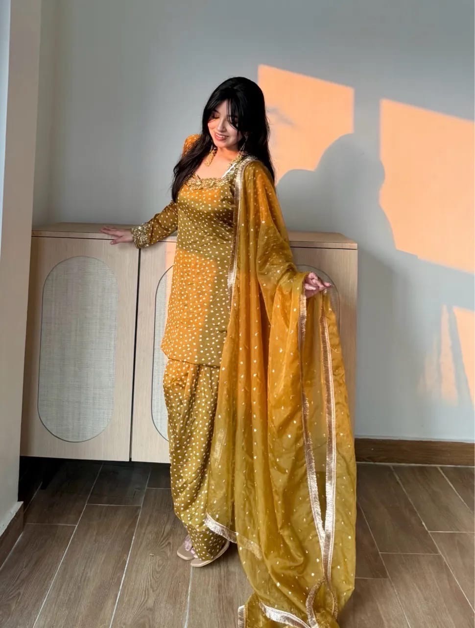 ‘Noor’ Farshi Salvar set view 5